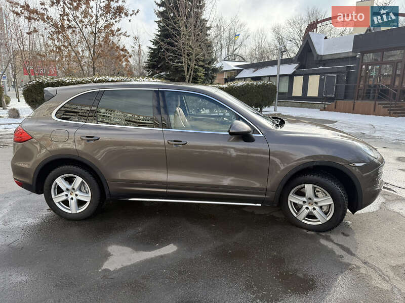 Внедорожник / Кроссовер Porsche Cayenne 2012 в Днепре