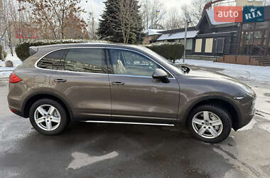 Позашляховик / Кросовер Porsche Cayenne 2012 в 