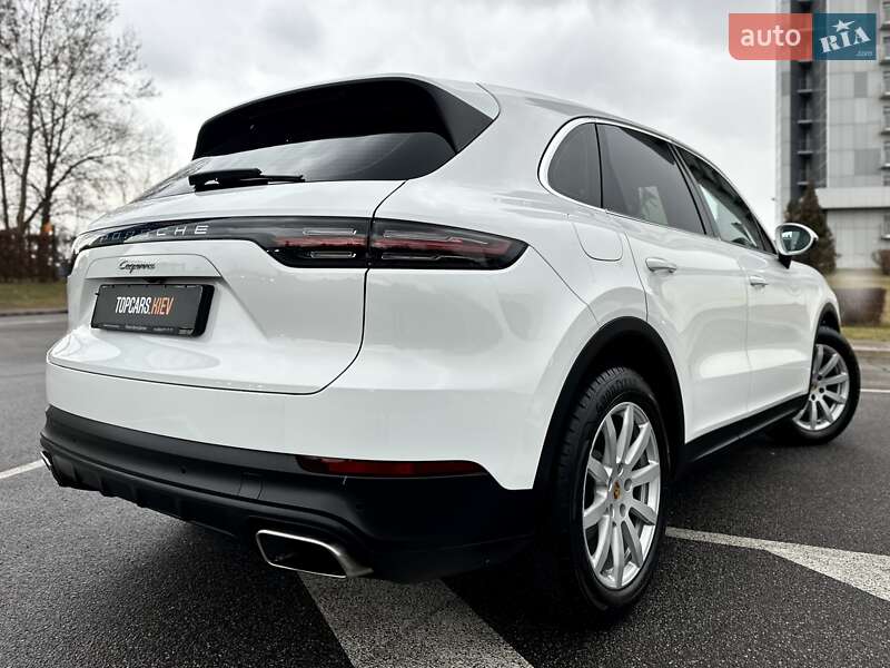 Внедорожник / Кроссовер Porsche Cayenne 2017 в Киеве