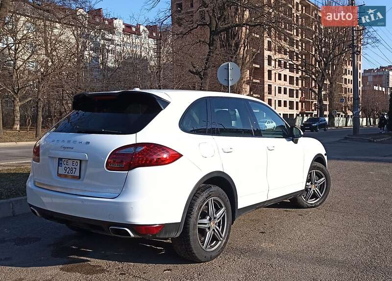 Внедорожник / Кроссовер Porsche Cayenne 2012 в Черновцах