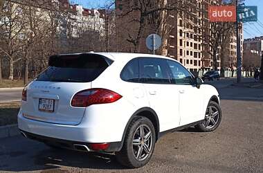 Внедорожник / Кроссовер Porsche Cayenne 2012 в 