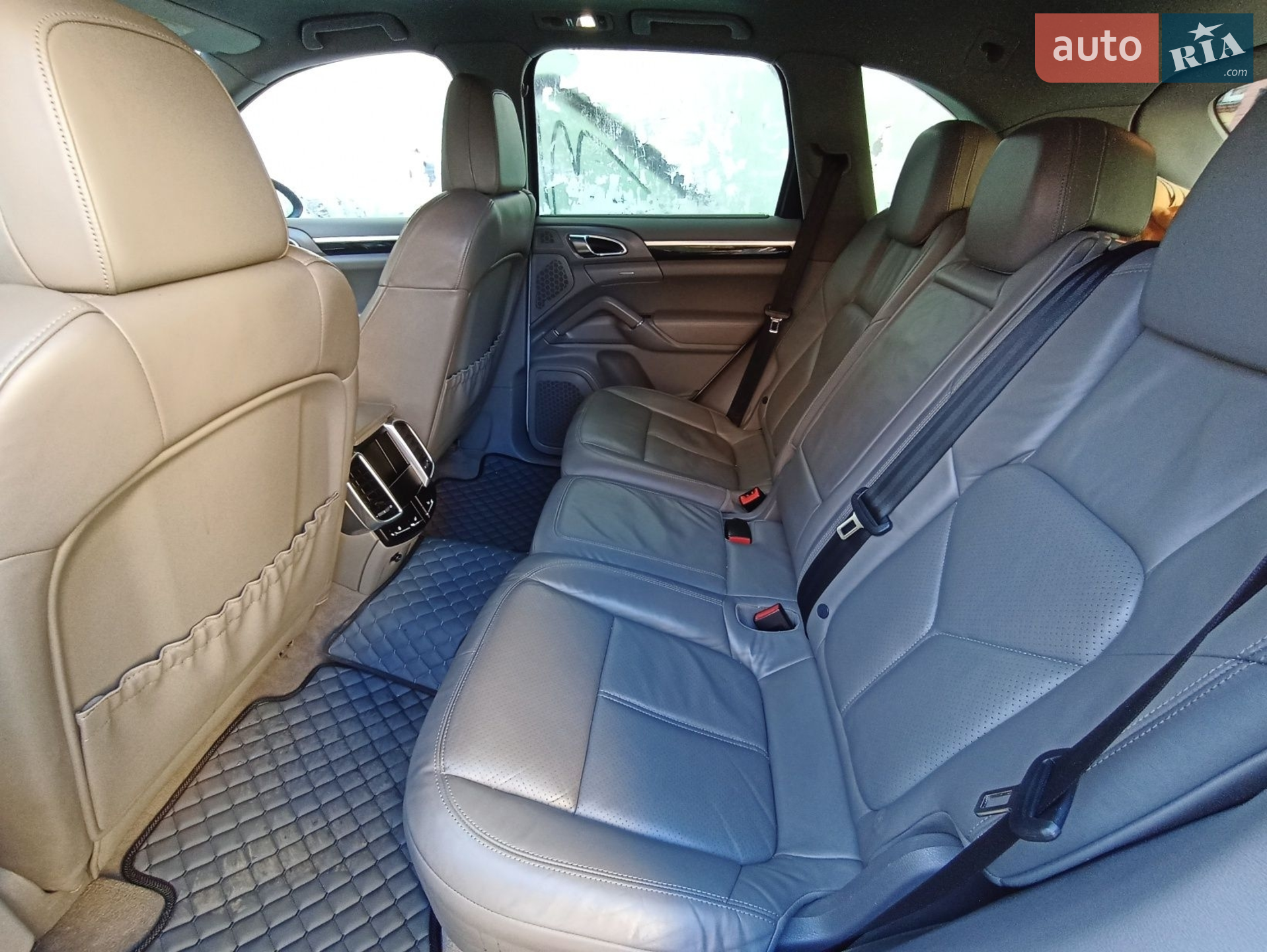 2012 Porsche Cayenne - мініатюра 27