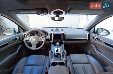 Внедорожник / Кроссовер Porsche Cayenne 2012 в 