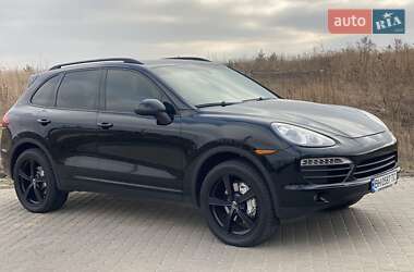 Внедорожник / Кроссовер Porsche Cayenne 2011 в 