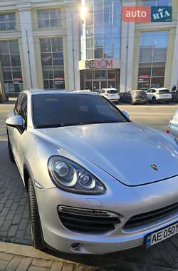 Внедорожник / Кроссовер Porsche Cayenne 2010 в 