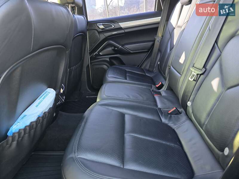 Внедорожник / Кроссовер Porsche Cayenne 2010 в Днепре