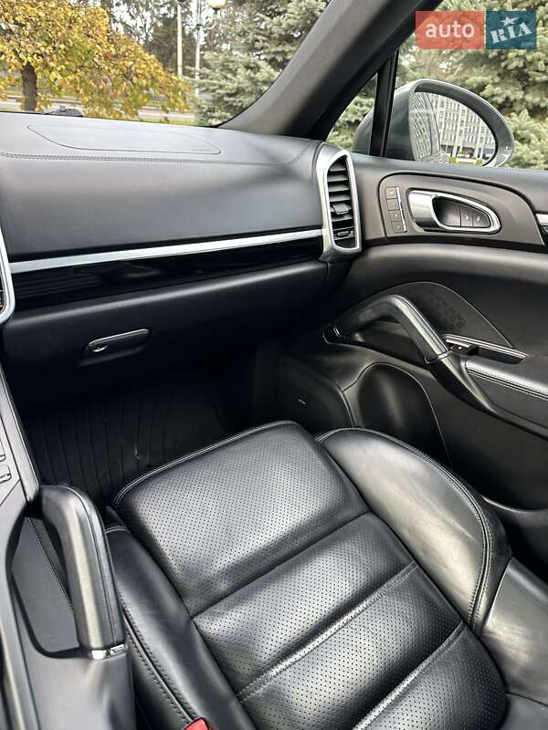 Внедорожник / Кроссовер Porsche Cayenne 2017 в Львове