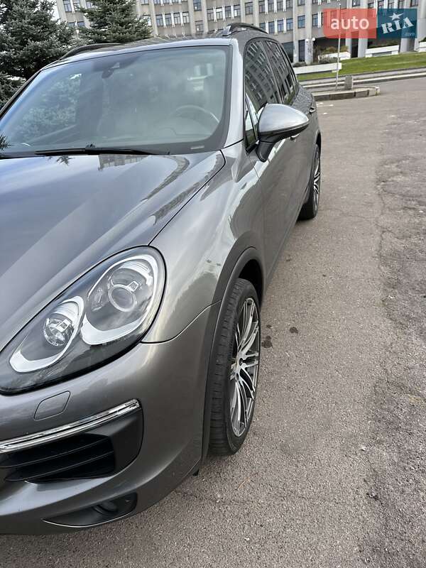 Внедорожник / Кроссовер Porsche Cayenne 2017 в Львове