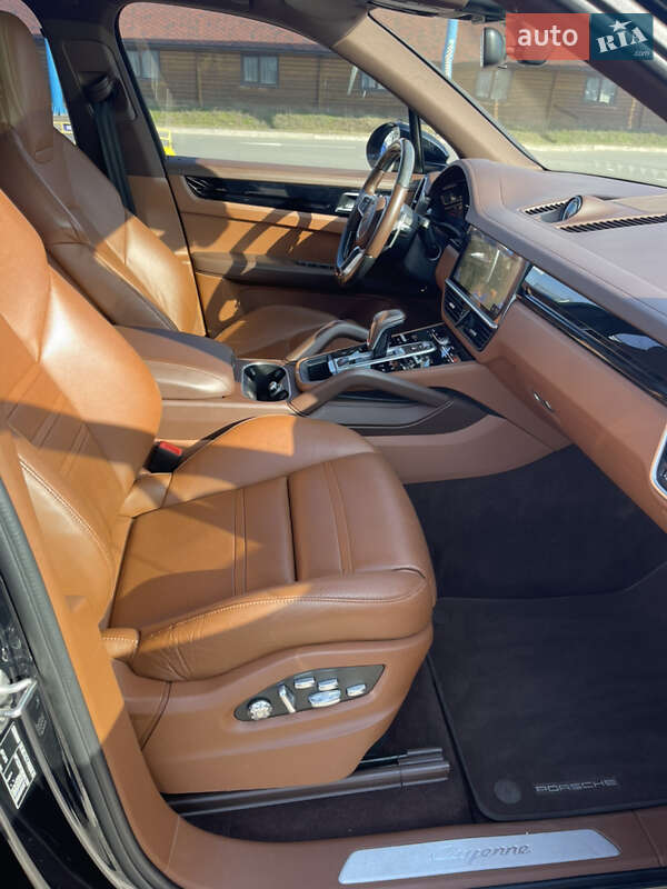 Позашляховик / Кросовер Porsche Cayenne 2020 в Києві