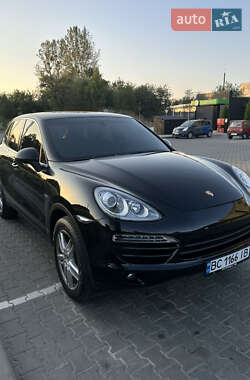 Позашляховик / Кросовер Porsche Cayenne 2013 в Львові