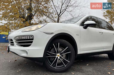 Внедорожник / Кроссовер Porsche Cayenne 2014 в Киеве