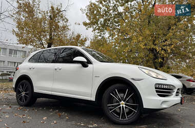 Внедорожник / Кроссовер Porsche Cayenne 2014 в Киеве