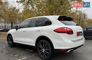 Внедорожник / Кроссовер Porsche Cayenne 2014 в Киеве