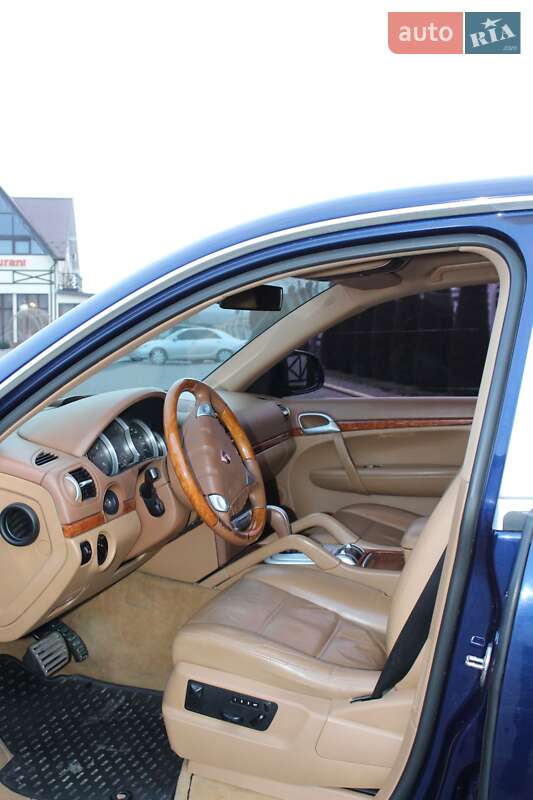 Позашляховик / Кросовер Porsche Cayenne 2005 в Чернівцях