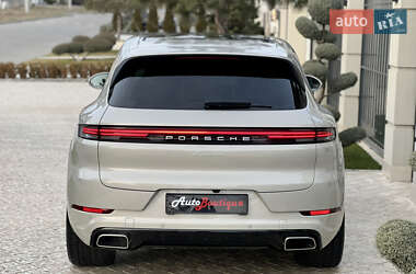Внедорожник / Кроссовер Porsche Cayenne 2024 в 