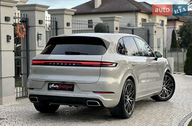Внедорожник / Кроссовер Porsche Cayenne 2024 в 
