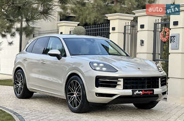 Внедорожник / Кроссовер Porsche Cayenne 2024 в 