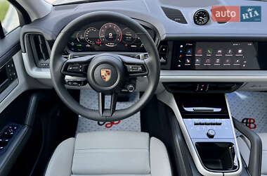 Внедорожник / Кроссовер Porsche Cayenne 2024 в 