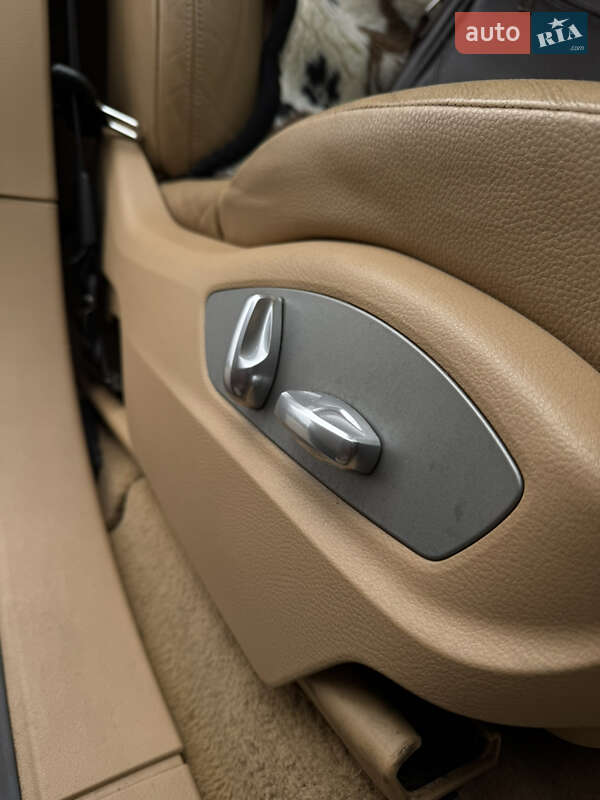 Позашляховик / Кросовер Porsche Cayenne 2013 в Львові