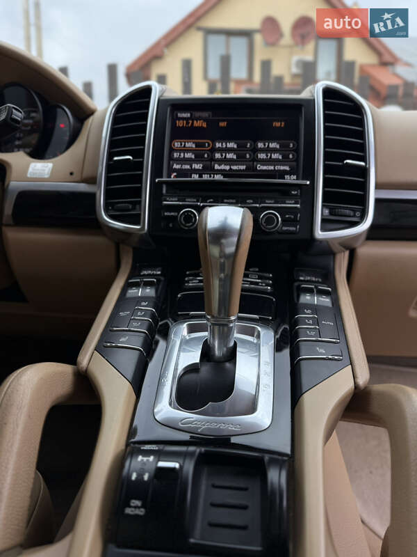 Позашляховик / Кросовер Porsche Cayenne 2013 в Львові