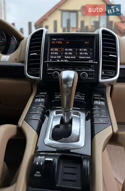 Внедорожник / Кроссовер Porsche Cayenne 2013 в 