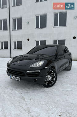 Позашляховик / Кросовер Porsche Cayenne 2013 в Луцьку