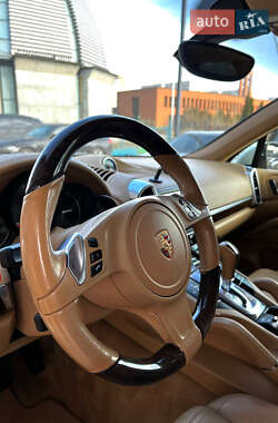 Внедорожник / Кроссовер Porsche Cayenne 2014 в 