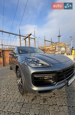 Внедорожник / Кроссовер Porsche Cayenne 2018 в 