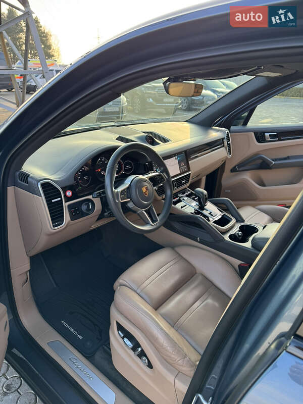 Внедорожник / Кроссовер Porsche Cayenne 2018 в Черновцах