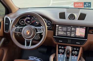 Позашляховик / Кросовер Porsche Cayenne 2018 в 