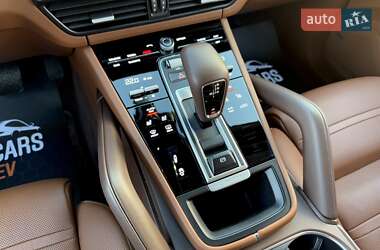 Позашляховик / Кросовер Porsche Cayenne 2018 в 