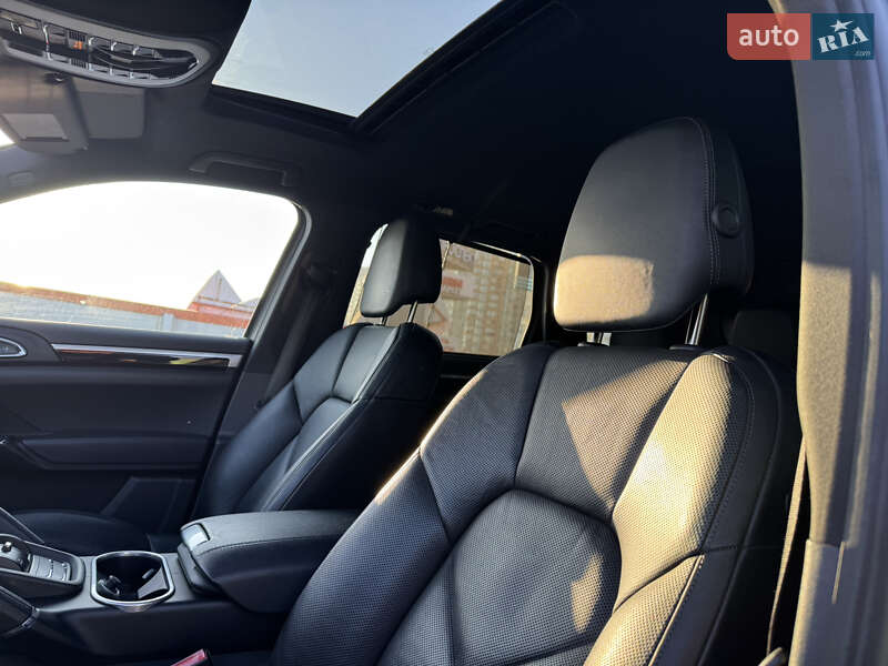 Внедорожник / Кроссовер Porsche Cayenne 2015 в Киеве