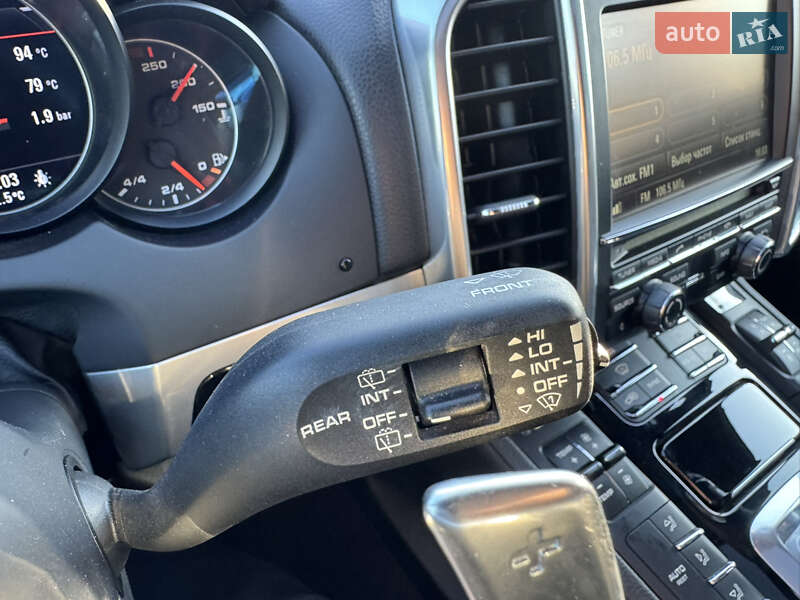 Внедорожник / Кроссовер Porsche Cayenne 2015 в Киеве