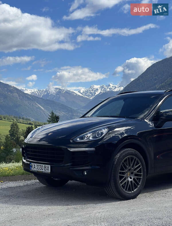 Внедорожник / Кроссовер Porsche Cayenne 2016 в Самборе