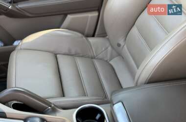 Внедорожник / Кроссовер Porsche Cayenne 2010 в 