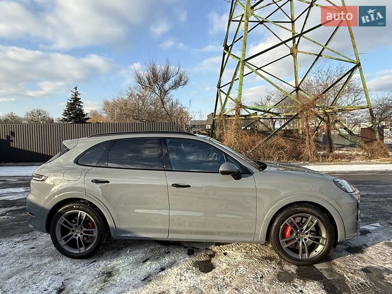 Внедорожник / Кроссовер Porsche Cayenne 2023 в Киеве