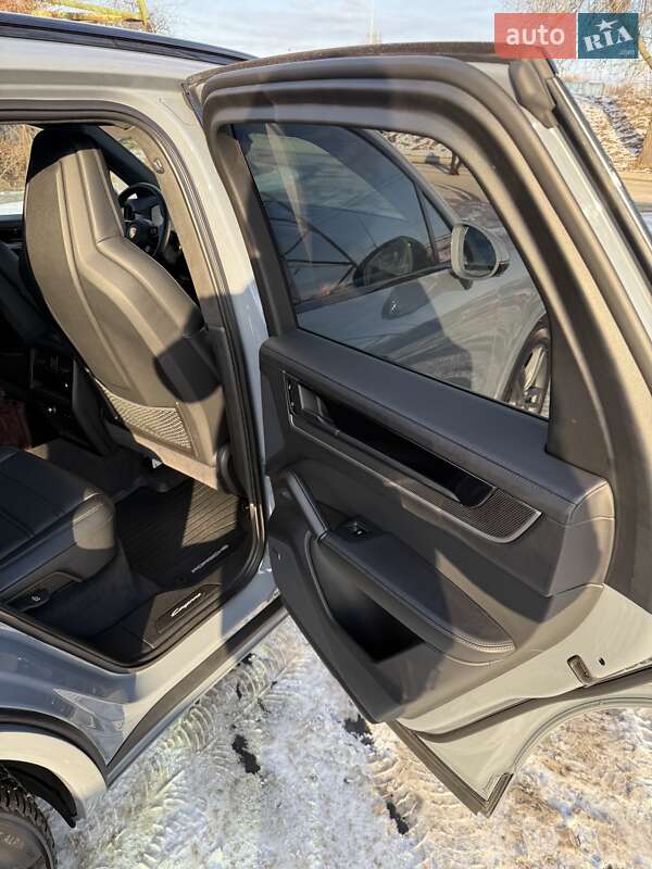 Внедорожник / Кроссовер Porsche Cayenne 2023 в Киеве