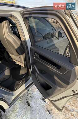 Внедорожник / Кроссовер Porsche Cayenne 2023 в 