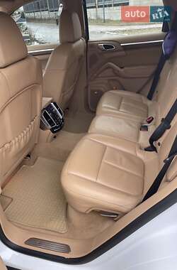 Внедорожник / Кроссовер Porsche Cayenne 2012 в 