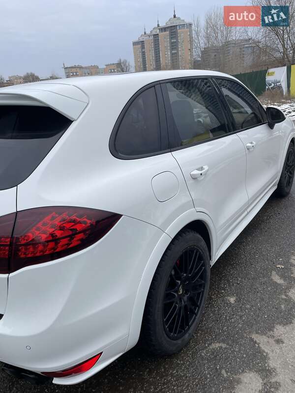 Позашляховик / Кросовер Porsche Cayenne 2012 в Києві