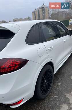 Внедорожник / Кроссовер Porsche Cayenne 2012 в 