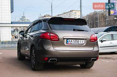 Позашляховик / Кросовер Porsche Cayenne 2013 в Києві