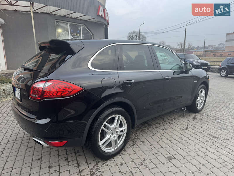 Внедорожник / Кроссовер Porsche Cayenne 2014 в Хмельницком