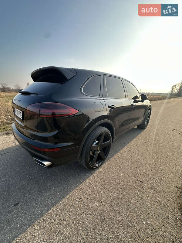 Внедорожник / Кроссовер Porsche Cayenne 2015 в Мироновке