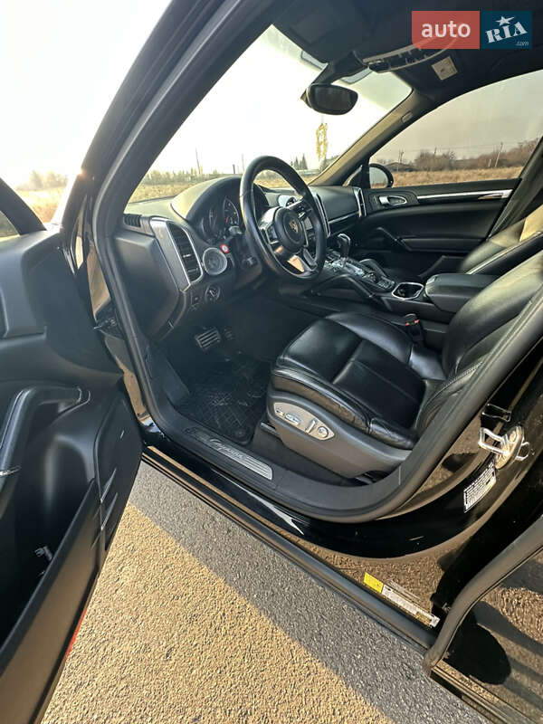 Внедорожник / Кроссовер Porsche Cayenne 2015 в Мироновке