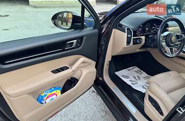 Внедорожник / Кроссовер Porsche Cayenne 2022 в 
