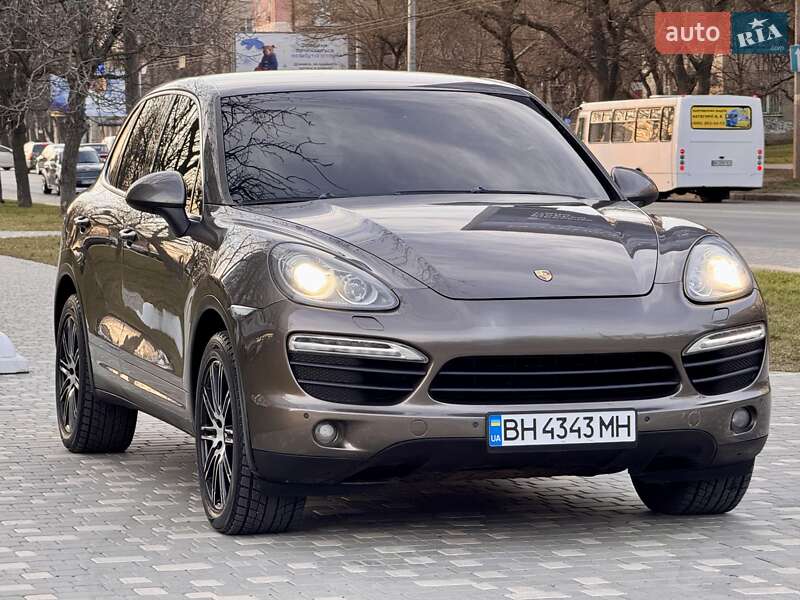 Позашляховик / Кросовер Porsche Cayenne 2011 в Одесі