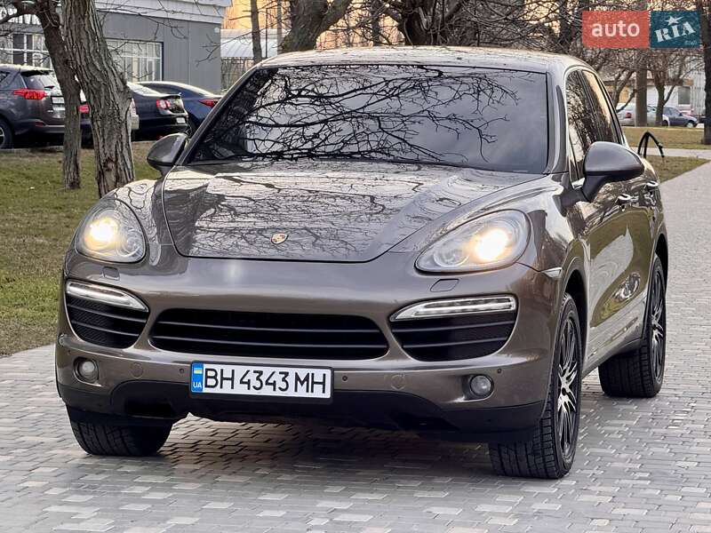 Позашляховик / Кросовер Porsche Cayenne 2011 в Одесі
