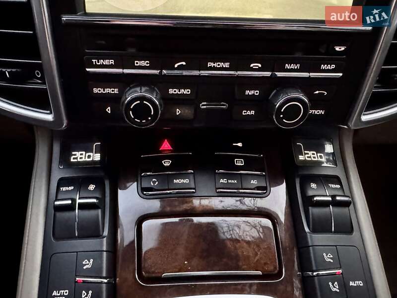 Позашляховик / Кросовер Porsche Cayenne 2011 в Одесі