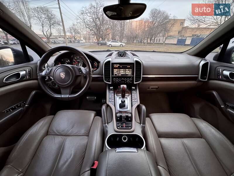 Позашляховик / Кросовер Porsche Cayenne 2011 в Одесі